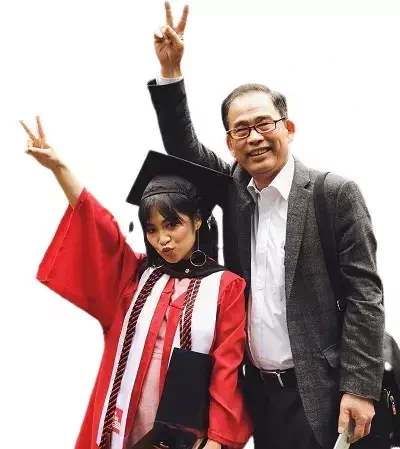 Yu Ling Wu with her father