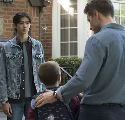Sean Kaufman in Manifest
