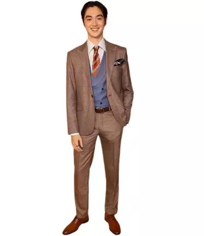 Sean Kaufman is 6 feet tall