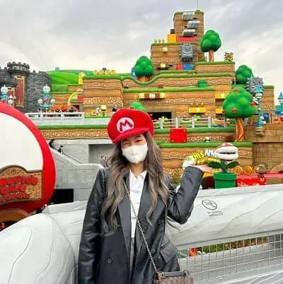 Yskaela Fujimoto at super nintendo world Yskaela Fujimoto at super nintendo world