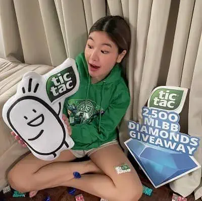 Yskaela Fujimoto promoting tictac Yskaela Fujimoto promoting tictac