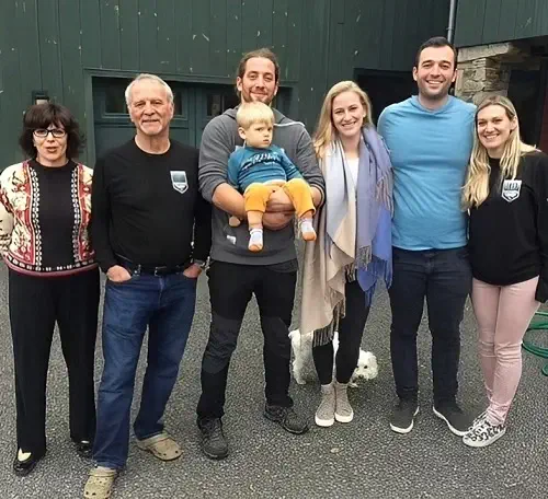 Sidonie Nargeolet with her father Paul-Henri Nargeolet and other family members