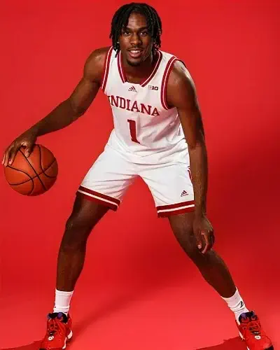 Mackenzie Mgbako is an Indiana Hoosiers player