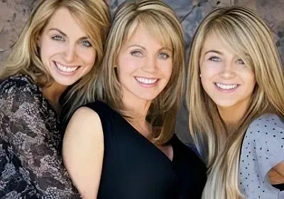 Christina Mandrell with mother and sister