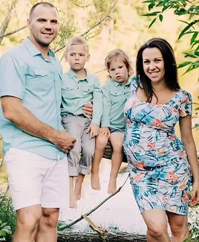 Pilot Victor Dotsenko wth wife and kids